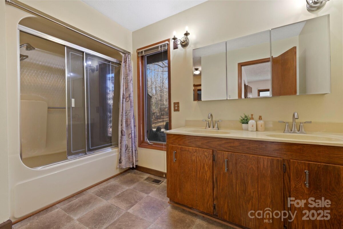 Flat Rock 13 4332498m