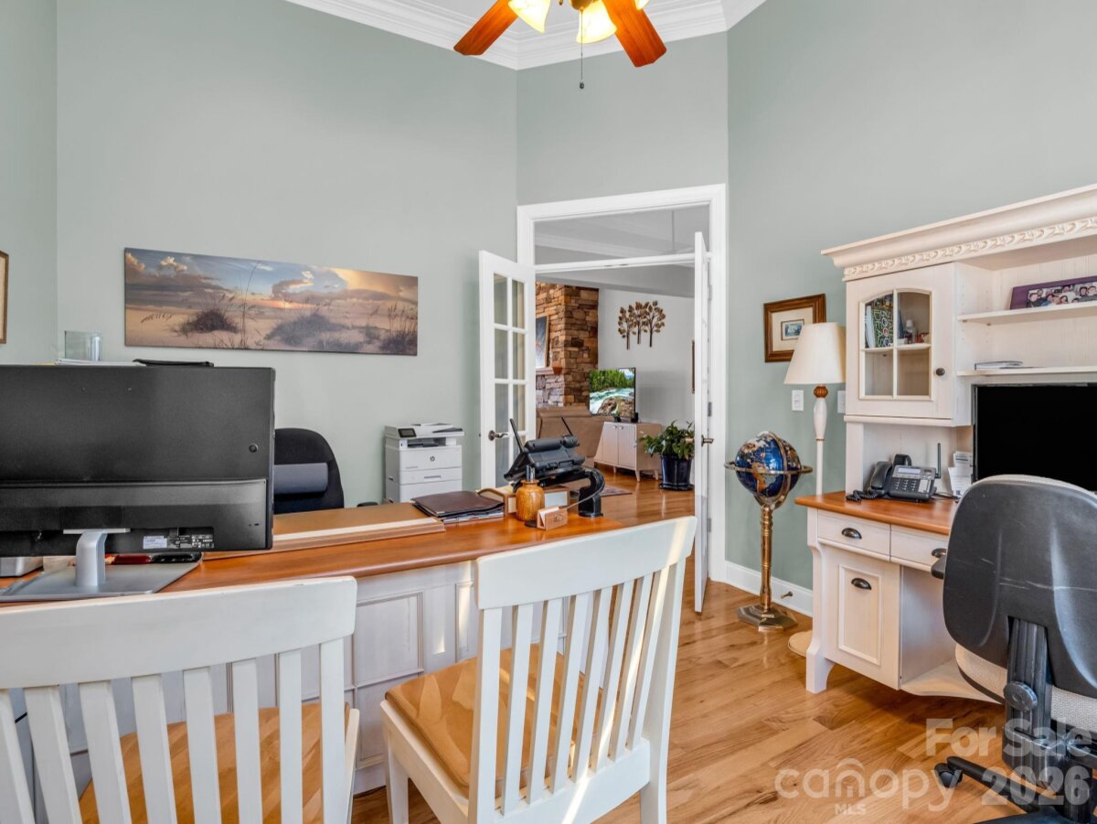 Hendersonville 13 4334066m