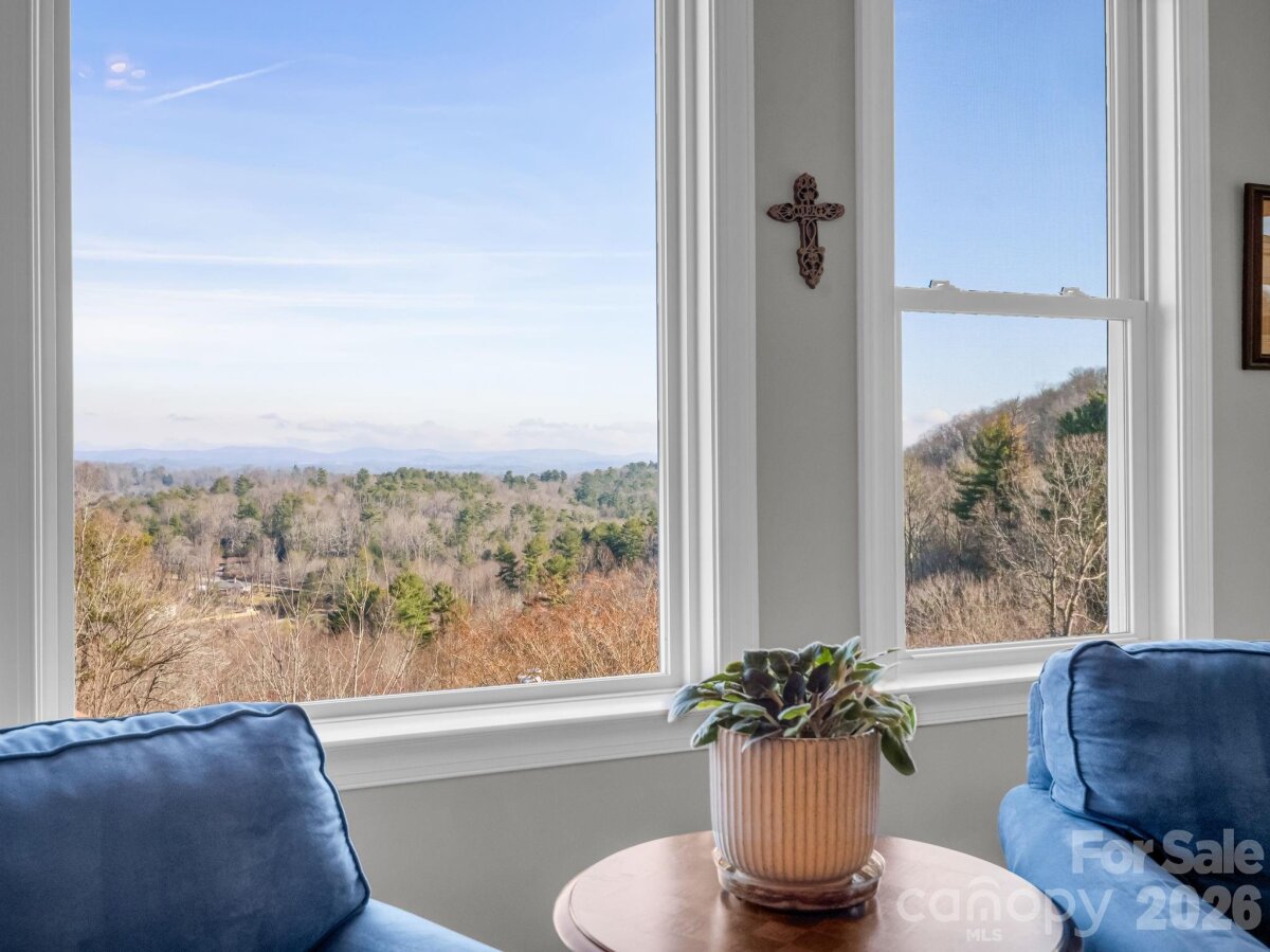 Hendersonville 14 4334066n