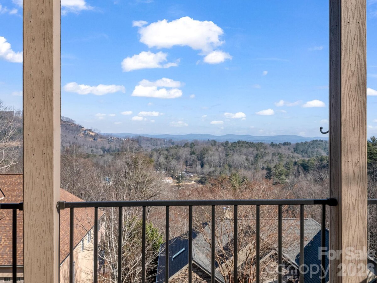 Hendersonville 15 4334066o