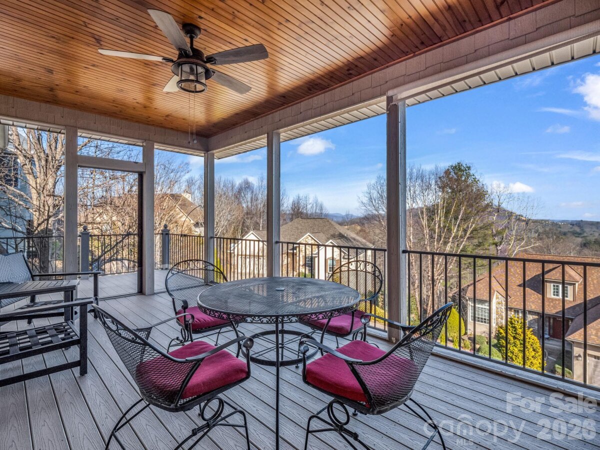 Hendersonville 26 4334066z