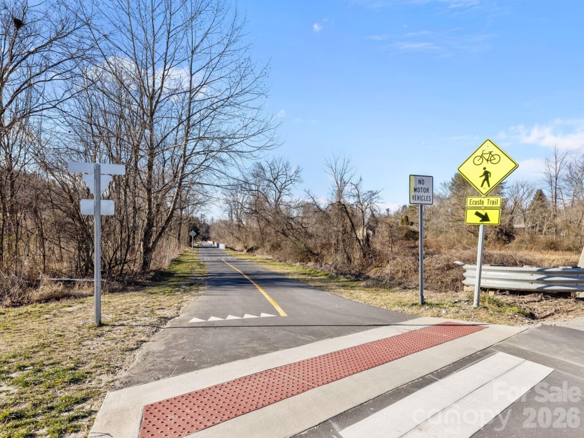 Hendersonville 15 4335207o