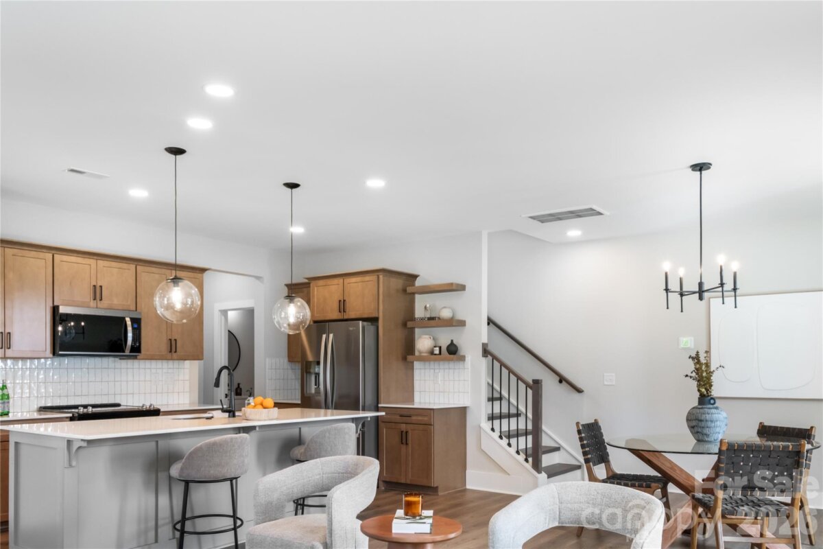 Weaverville 26 4337295z