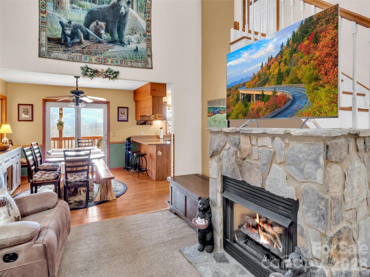 Waynesville 9 4337499i