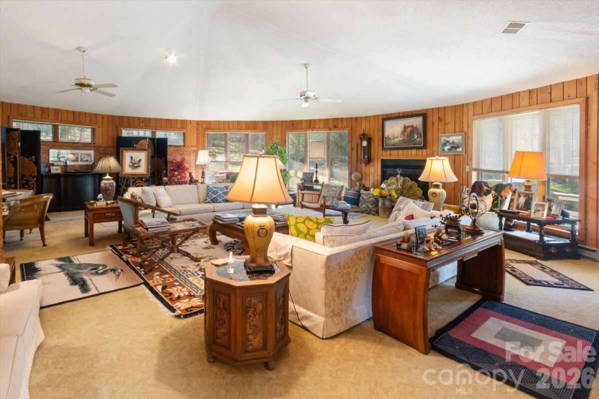 Hendersonville 7 4337535g