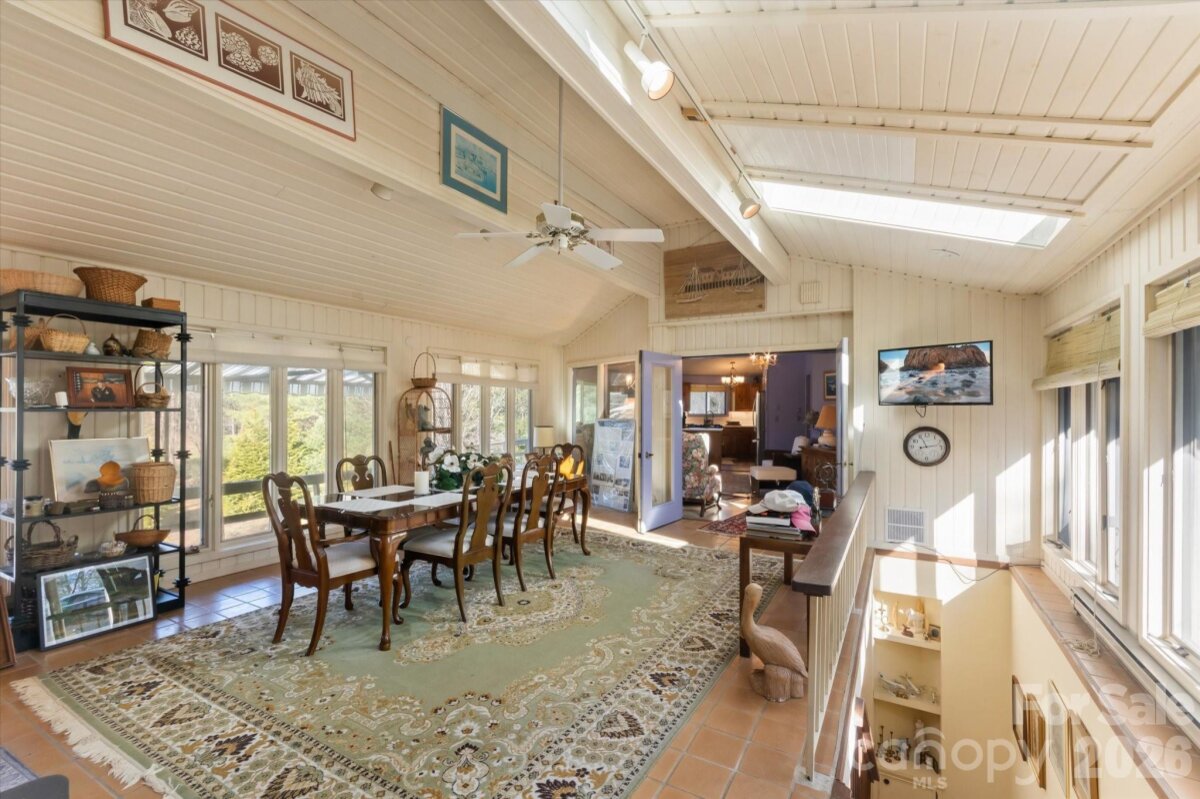 Hendersonville 11 4337535k