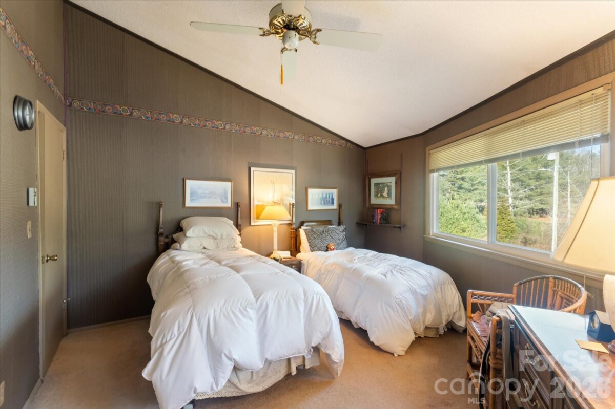 Hendersonville 19 4337535s