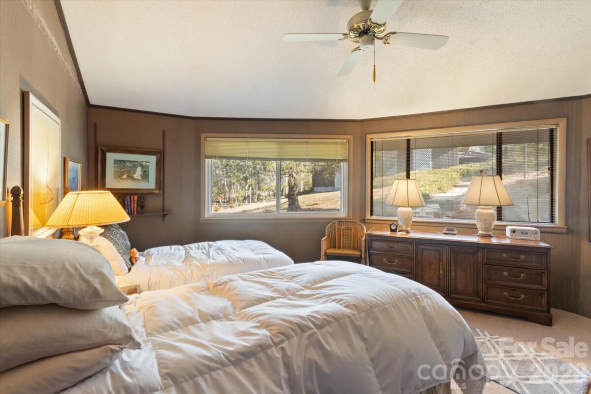 Hendersonville 20 4337535t