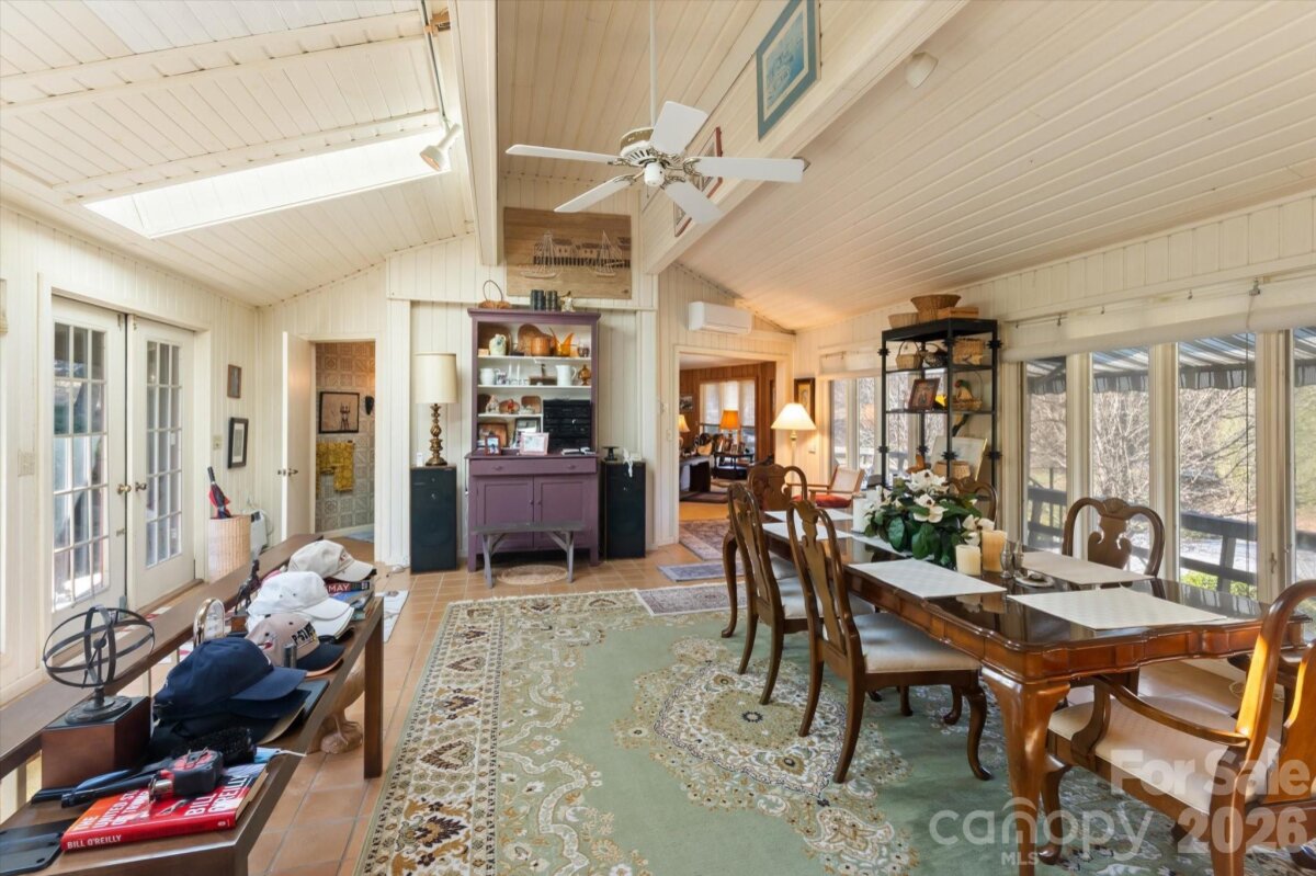 Hendersonville 22 4337535v