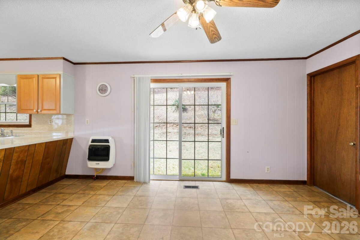 Lake Toxaway District 13 4340090m