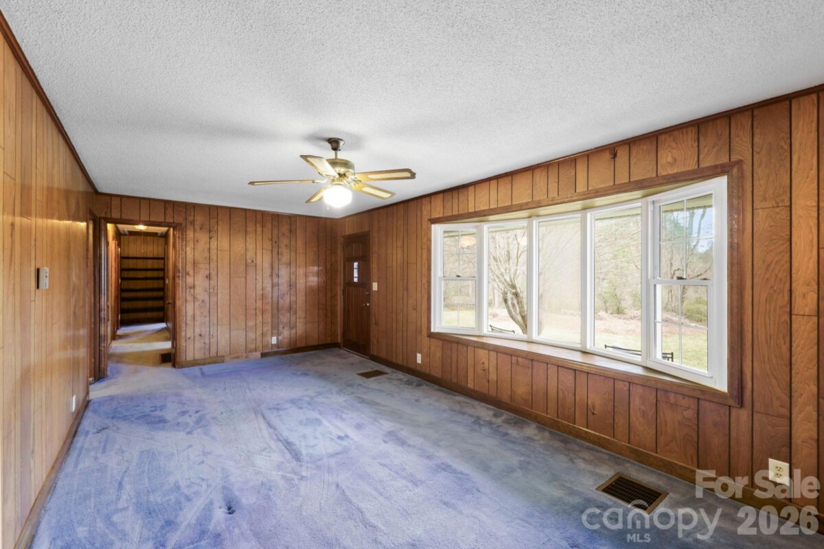 Lake Toxaway District 17 4340090q