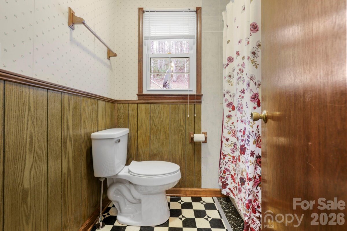 Lake Toxaway District 21 4340090u