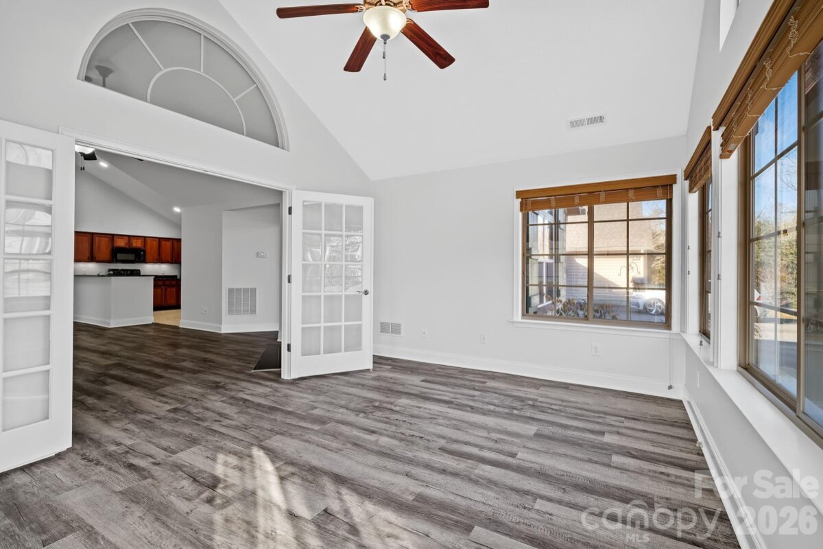 Weaverville 9 4340250i