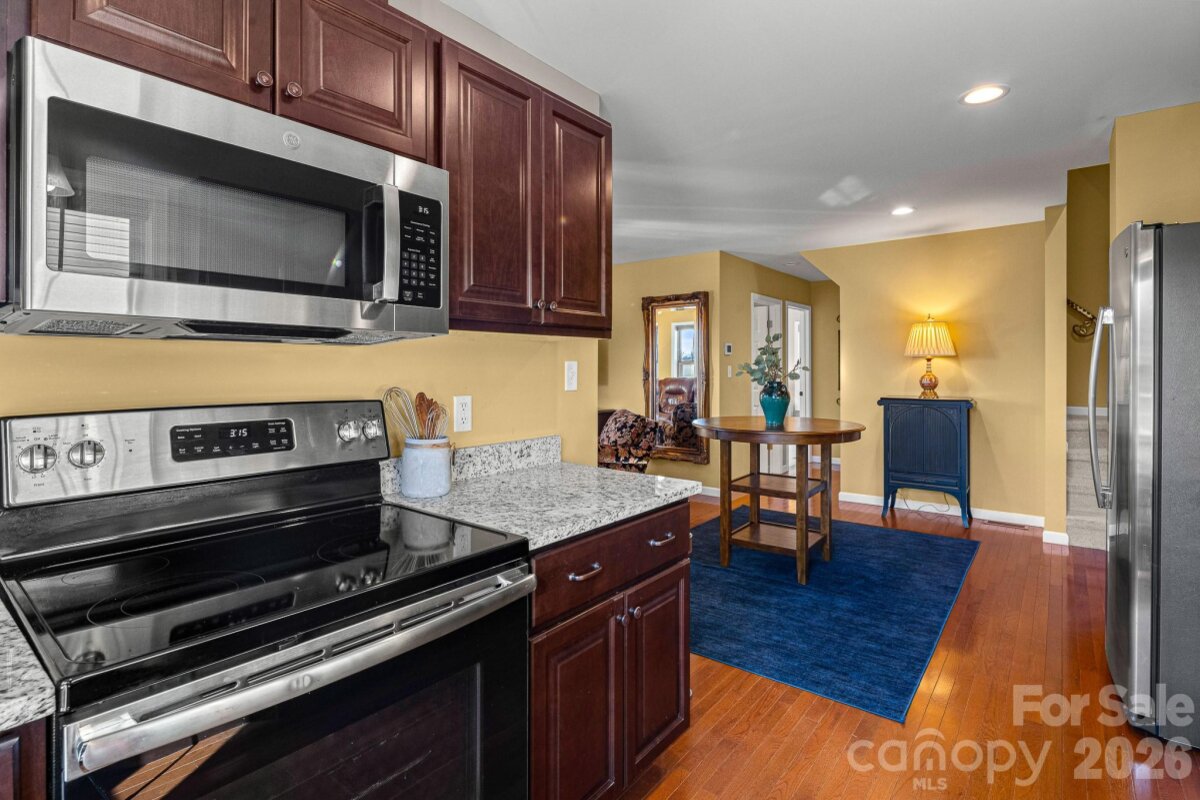 Weaverville 16 4340306p