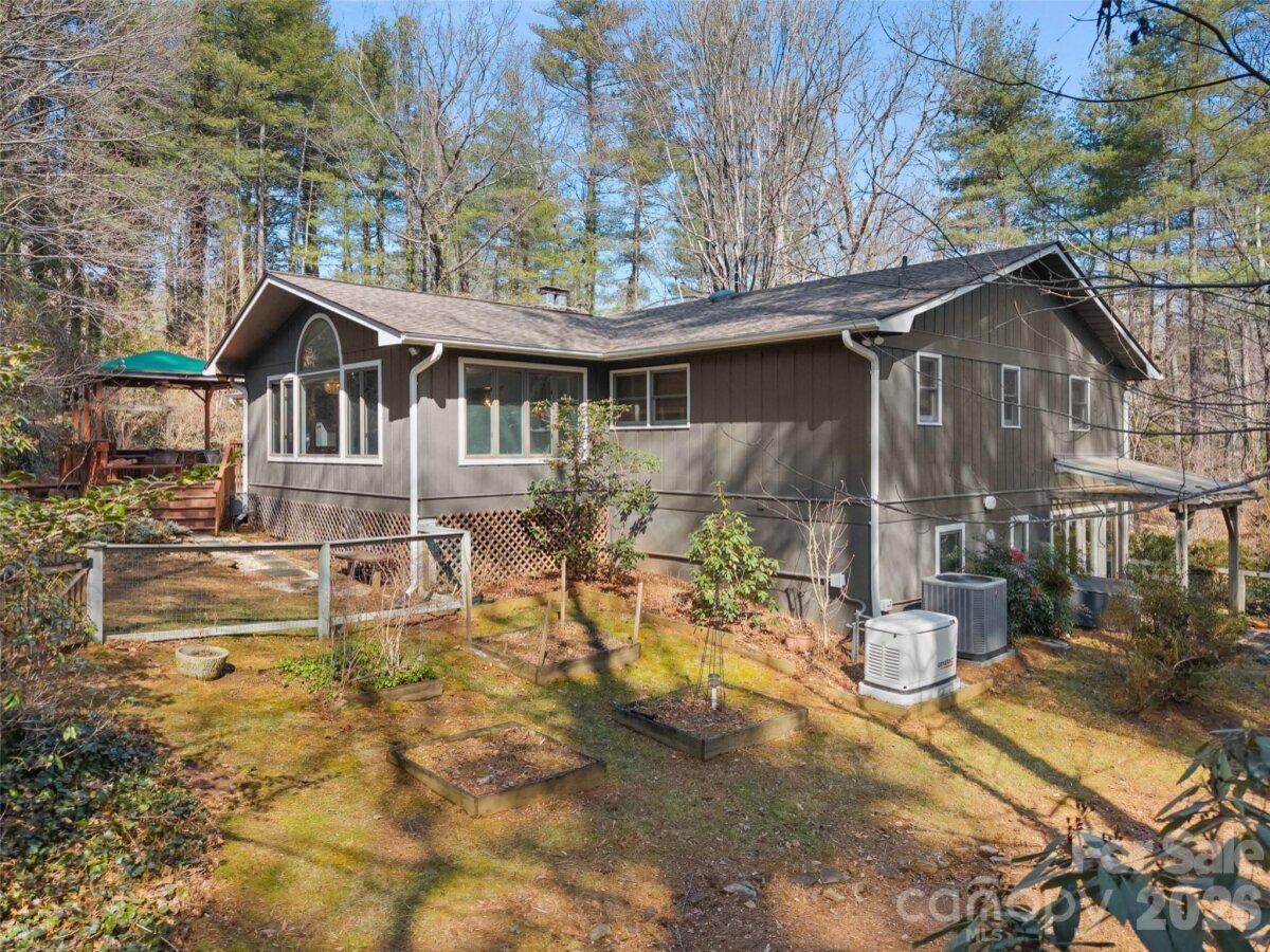 Hendersonville 3 4343082c