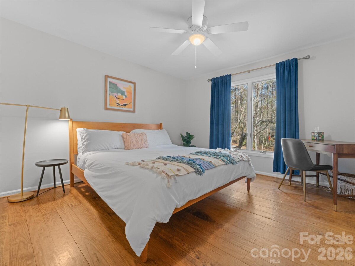 Hendersonville 20 4343082t