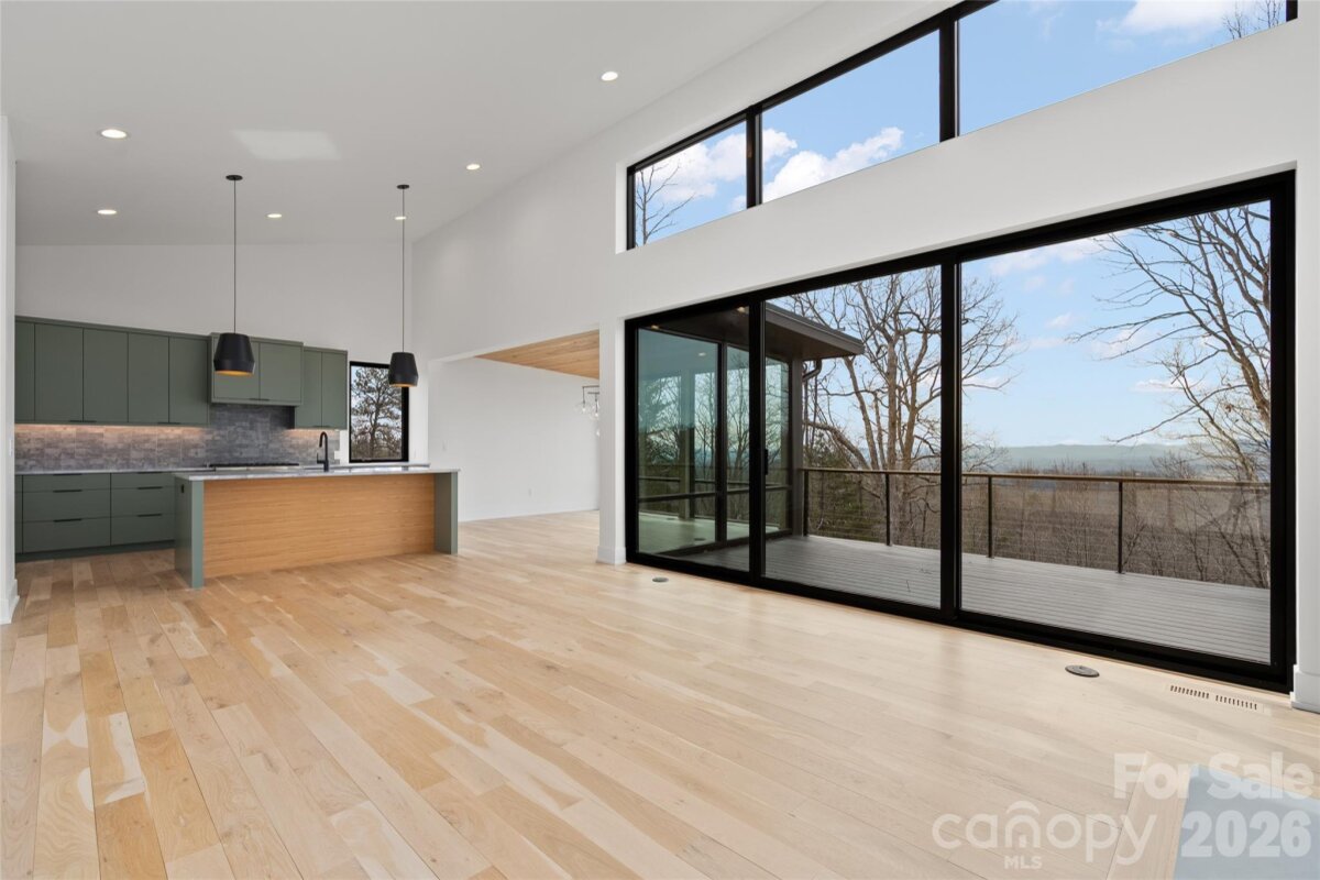 Hendersonville 7 4345642g