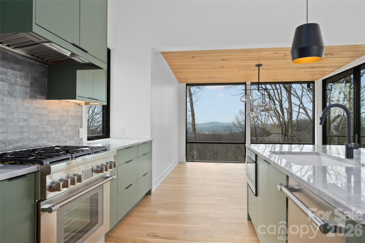 Hendersonville 11 4345642k