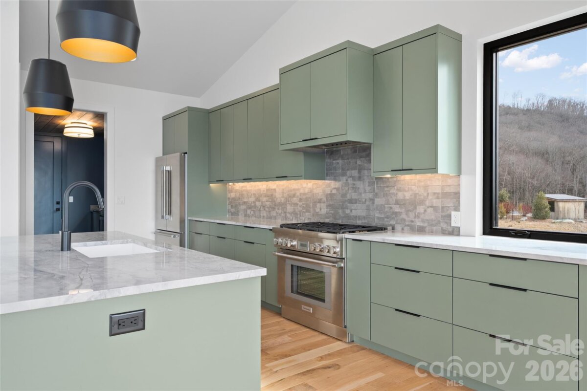 Hendersonville 12 4345642l