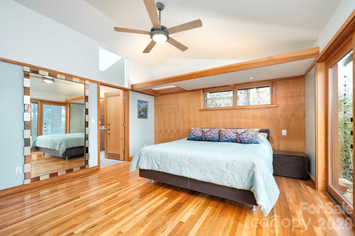 South Asheville 15 4346156o