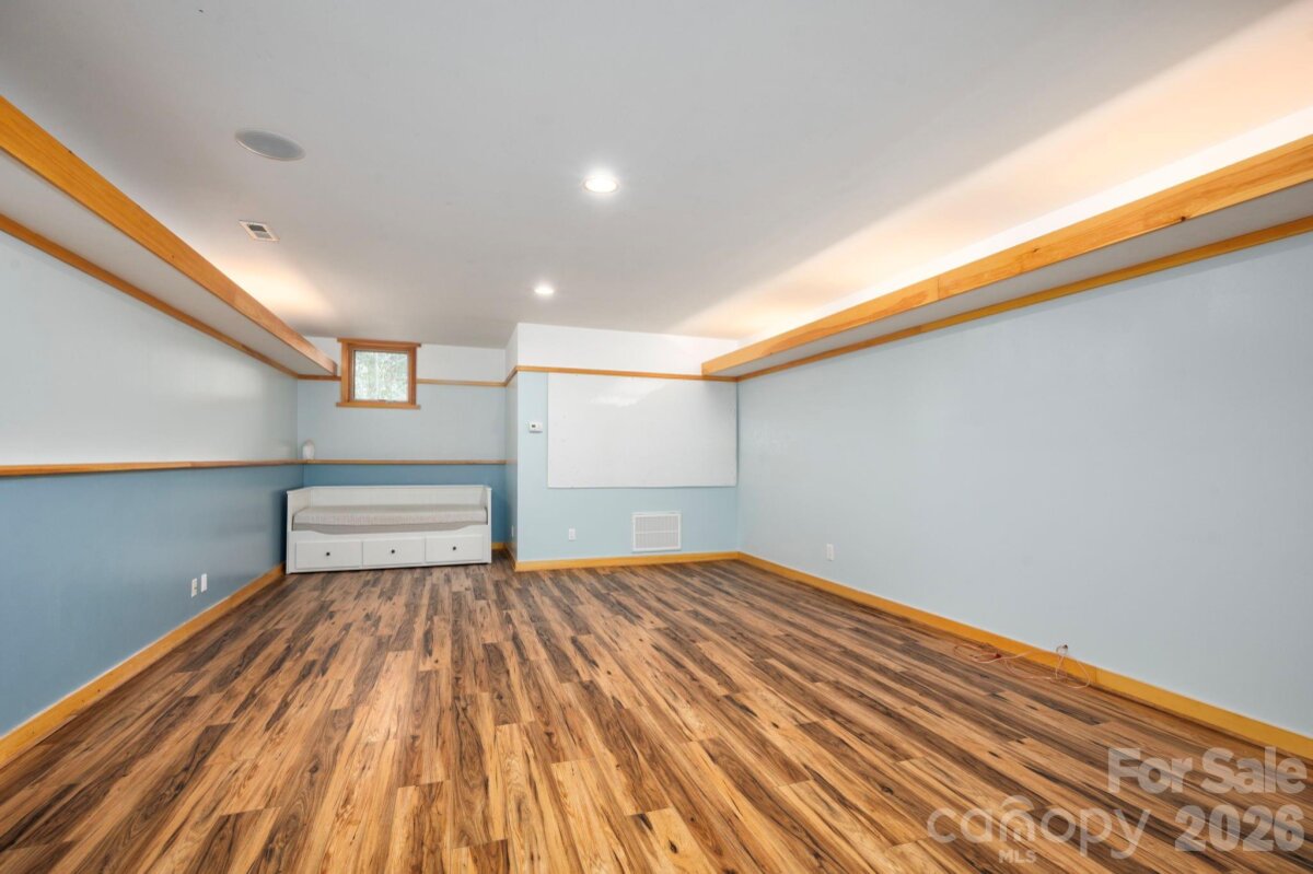 South Asheville 25 4346156y