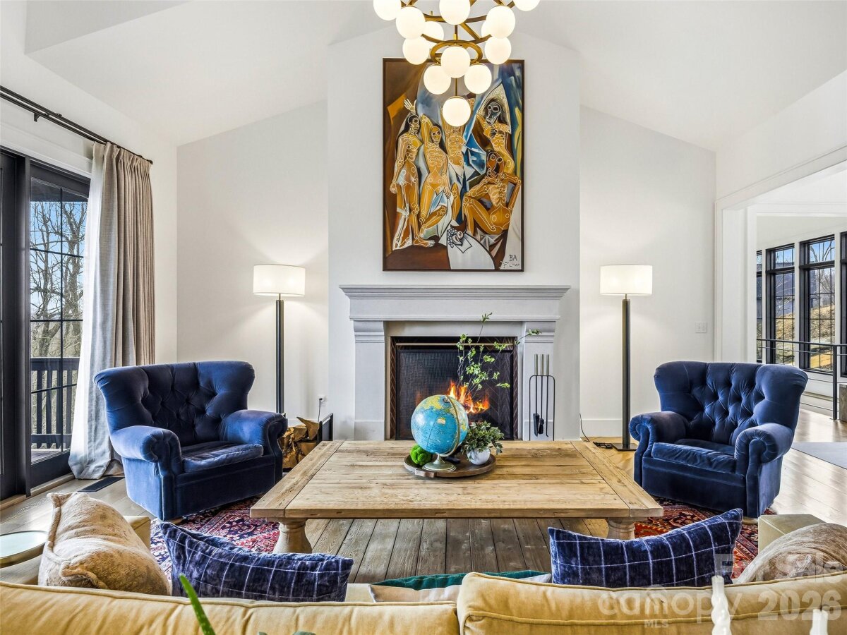 Hendersonville 7 4346762g