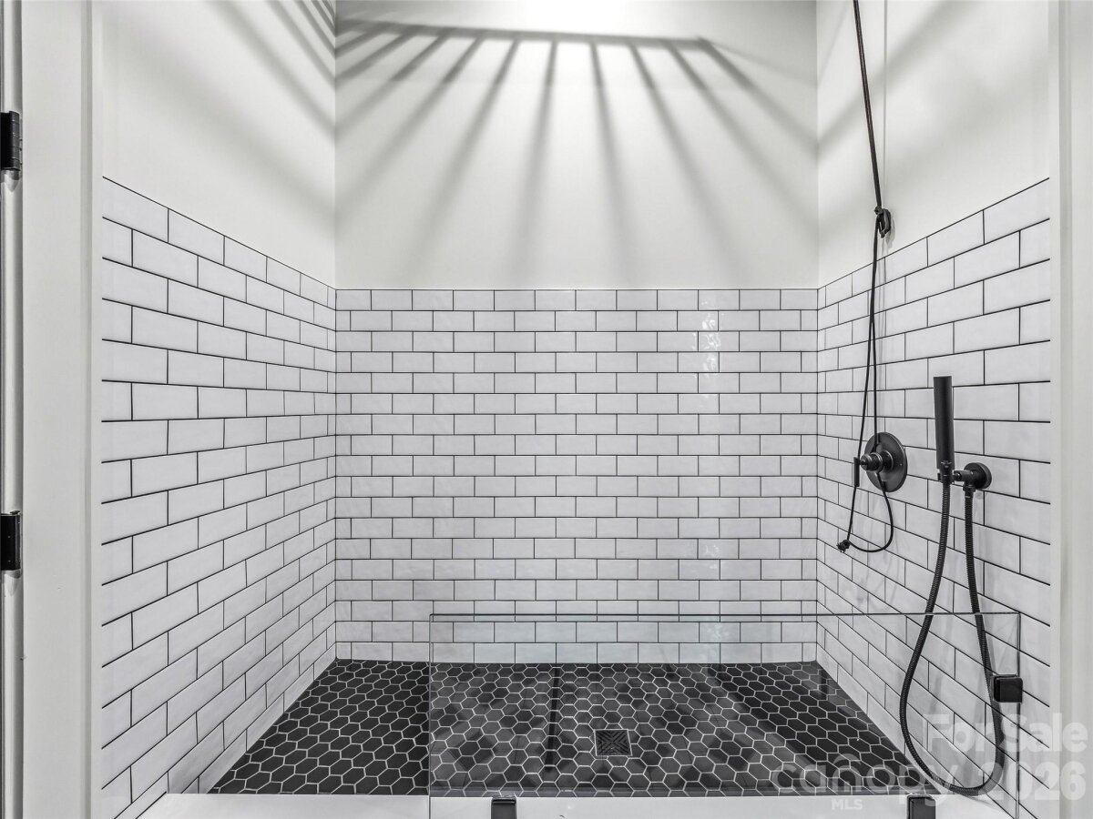 Hendersonville 20 4346762t