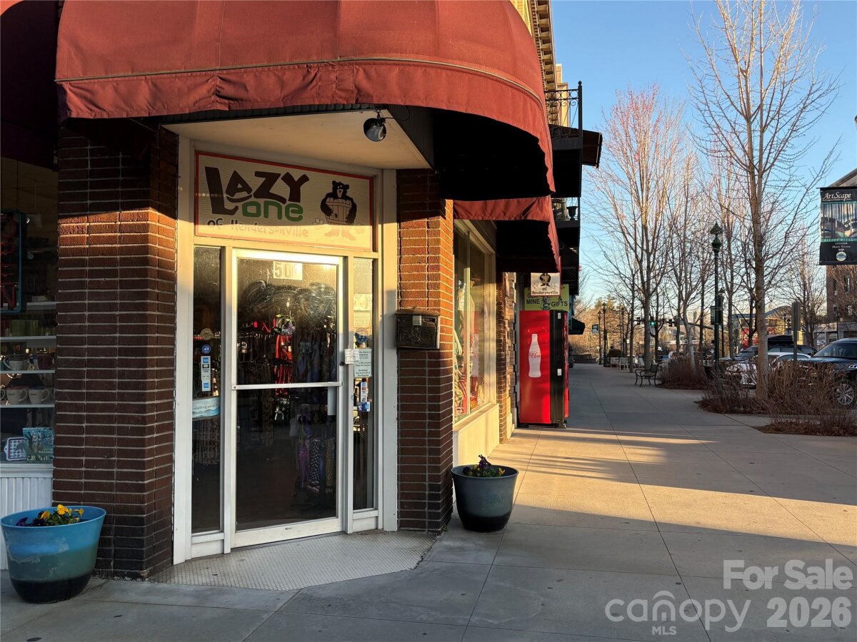 Hendersonville 3 4347585c