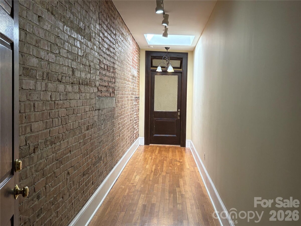 Hendersonville 4 4347585d