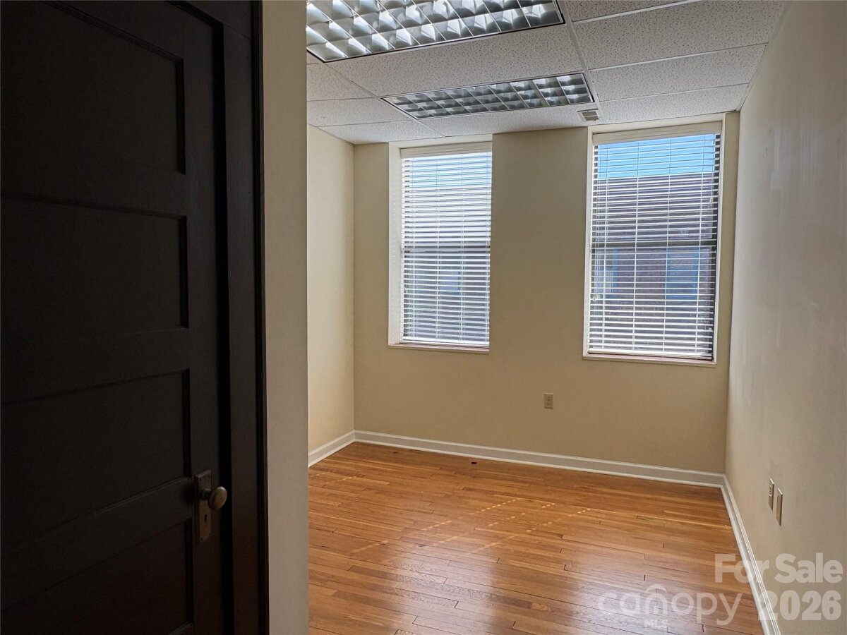 Hendersonville 17 4347585q