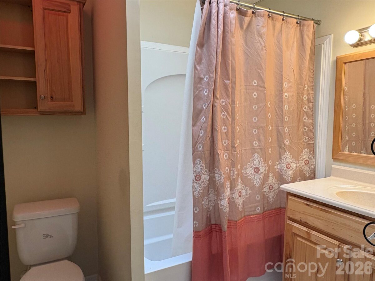 Hendersonville 18 4347585r