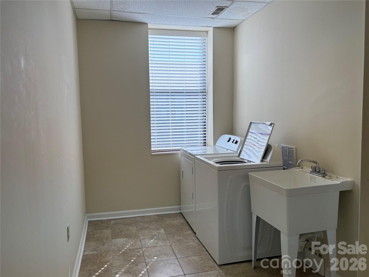 Hendersonville 20 4347585t