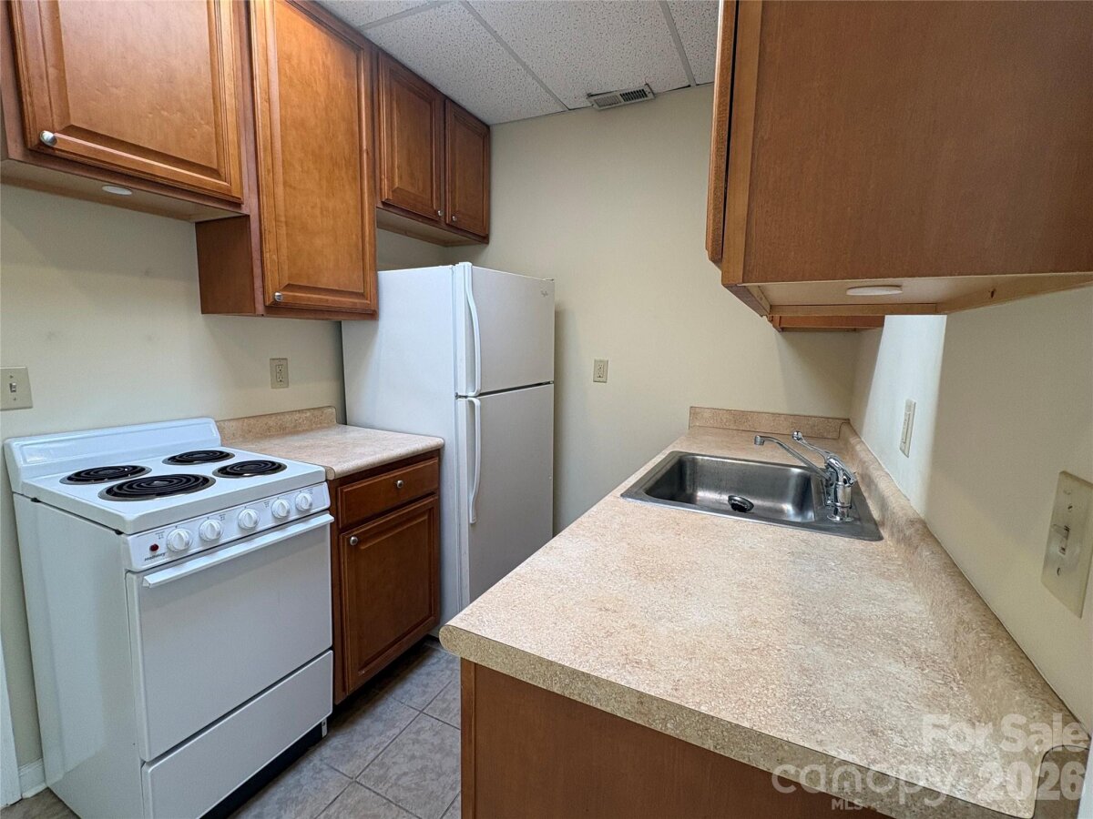 Hendersonville 21 4347585u