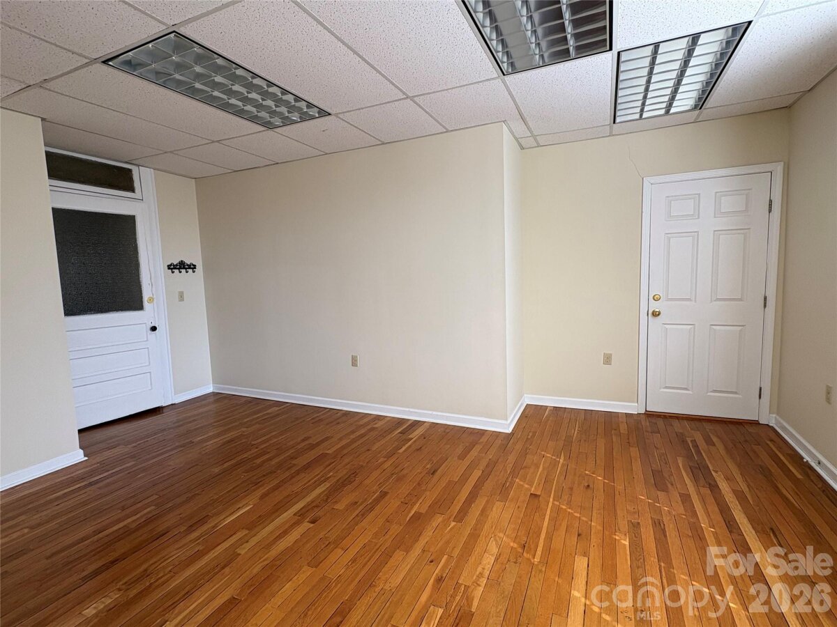 Hendersonville 22 4347585v