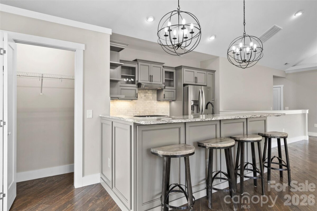 Waynesville 8 4348874h