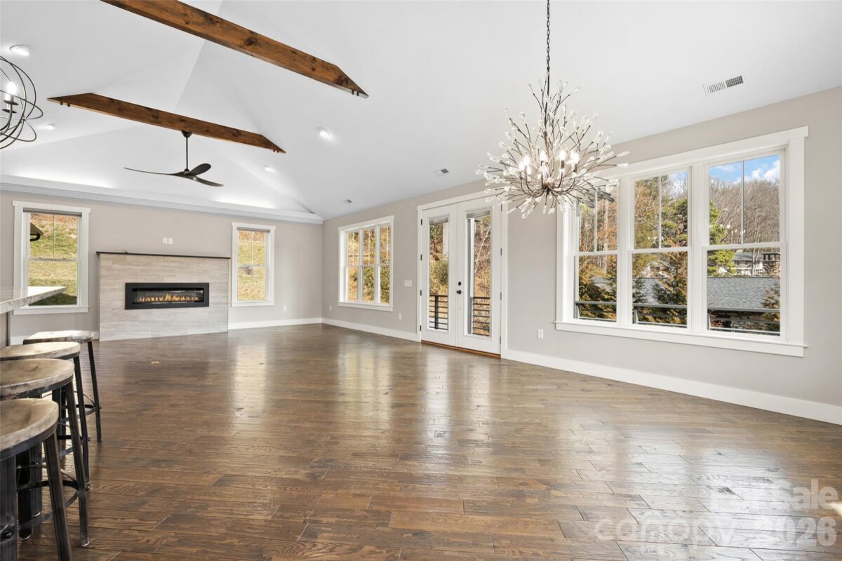 Waynesville 12 4348874l