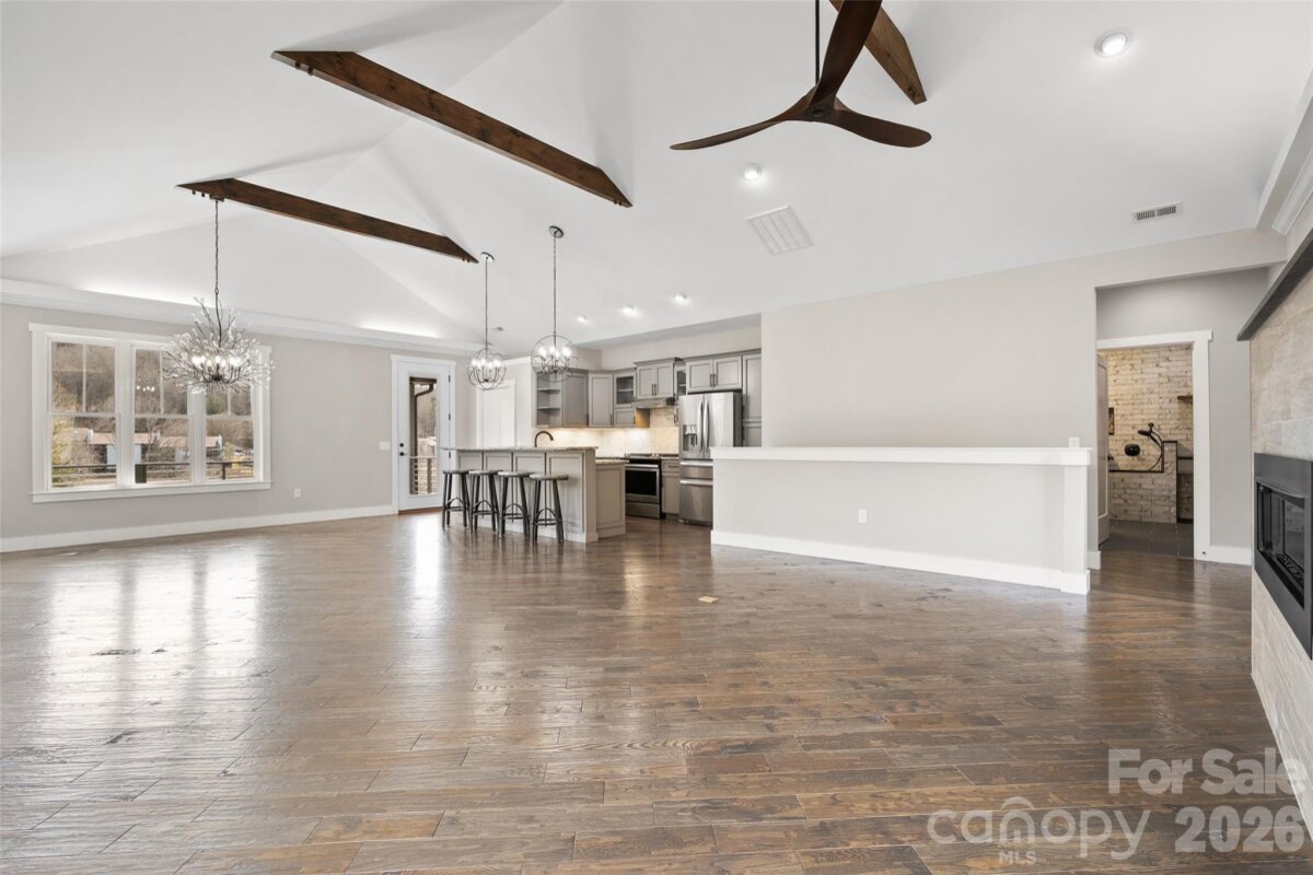 Waynesville 16 4348874p