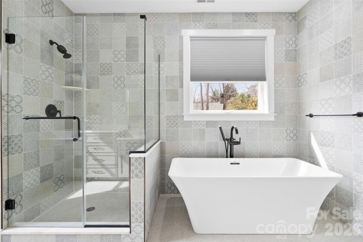 Waynesville 18 4348874r