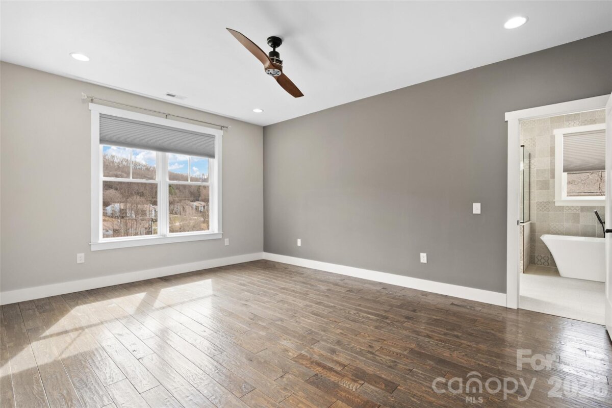 Waynesville 21 4348874u