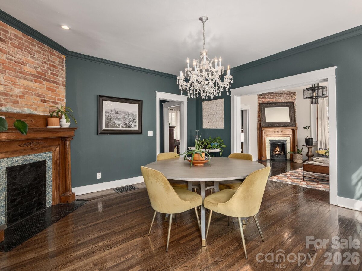 Montford 12 4349325g