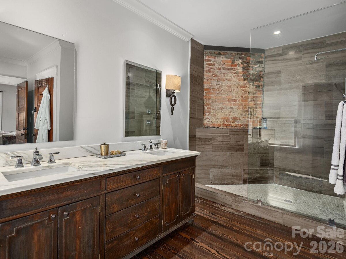 Montford 21 4349325p