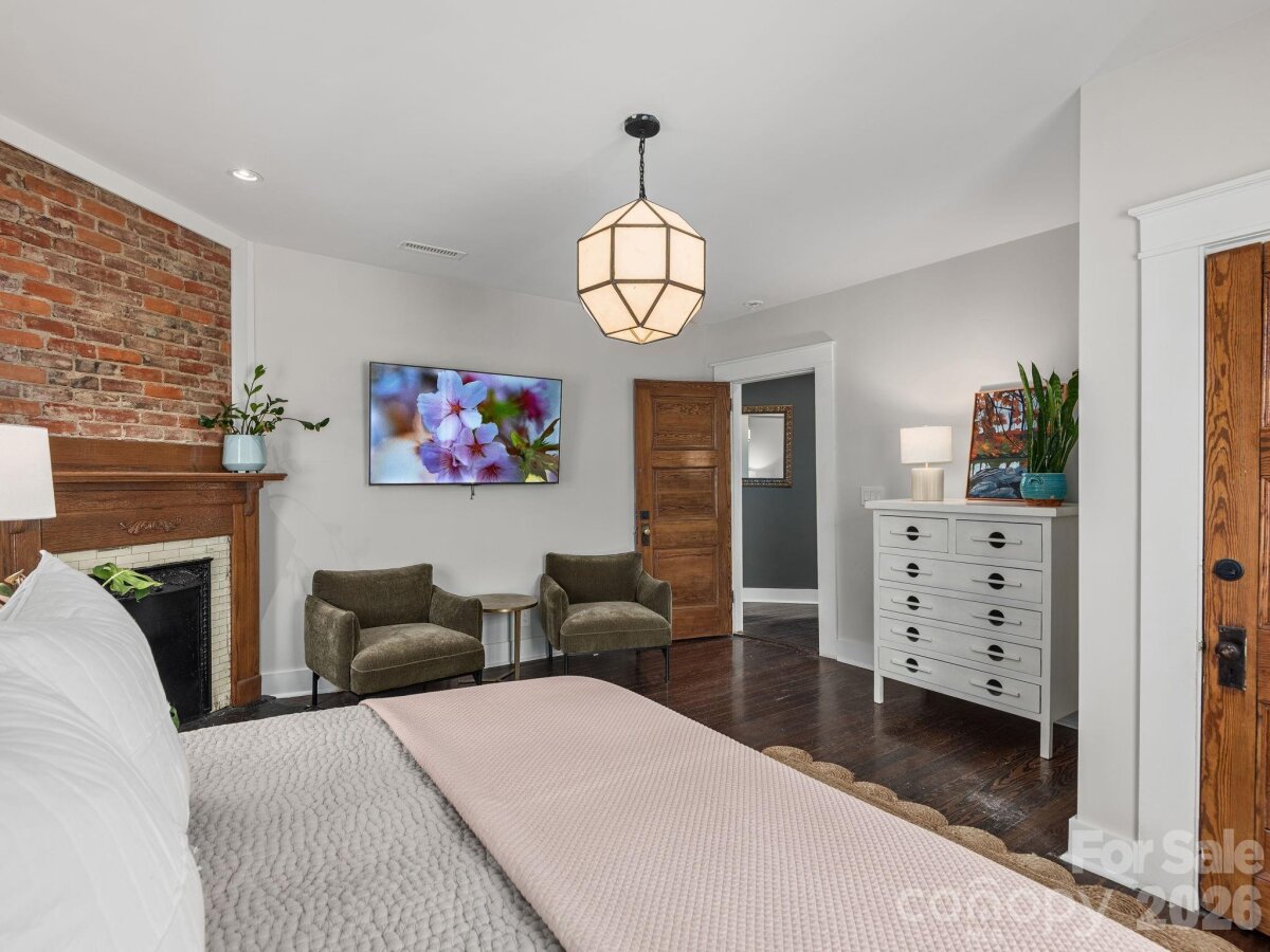 Montford 23 4349325r