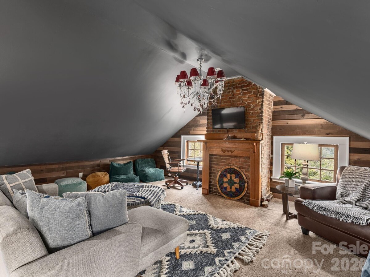 Montford 31 4349325z