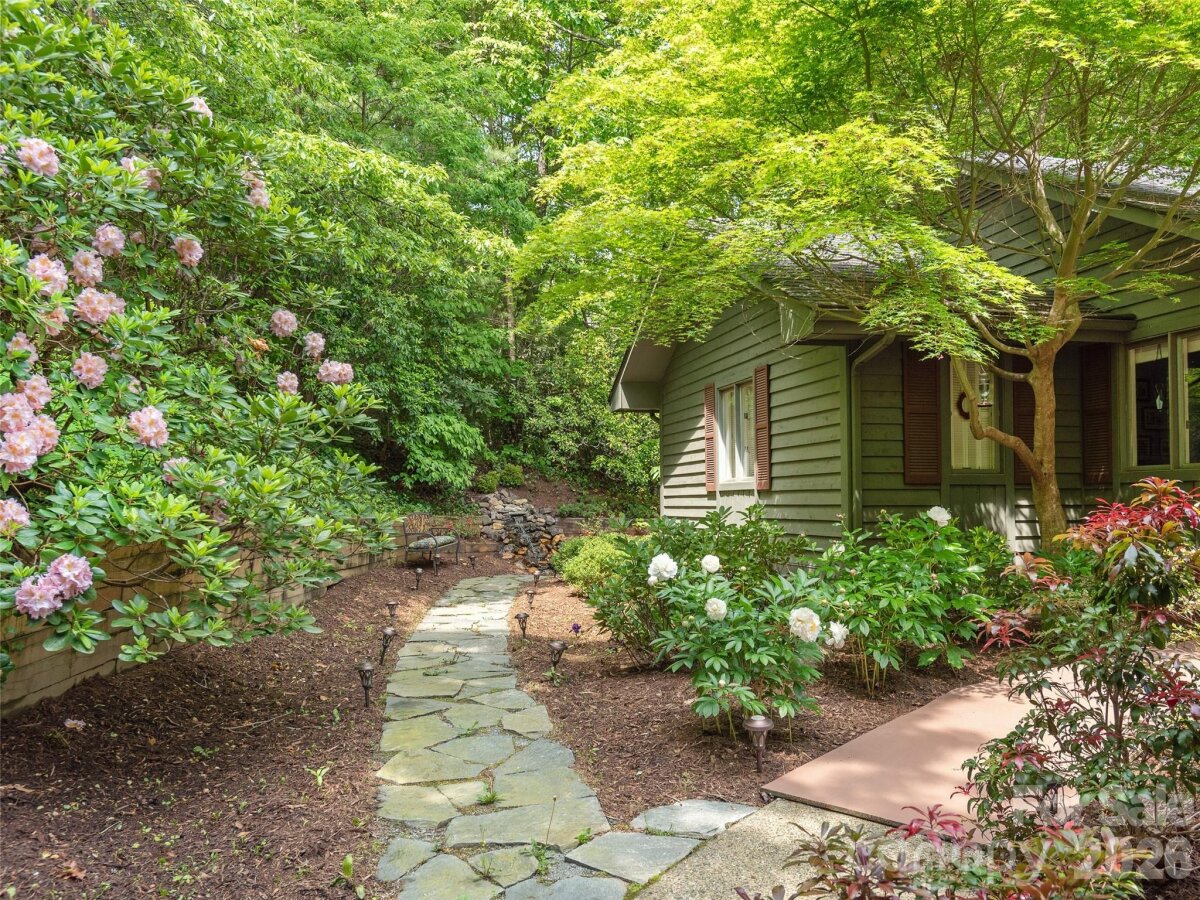 Flat Rock 2 4349338b