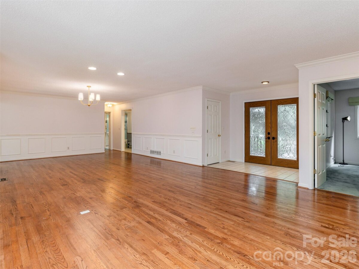 Flat Rock 12 4349338l