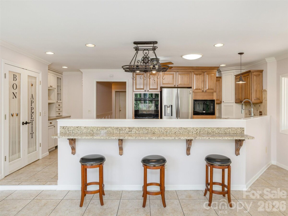 Flat Rock 16 4349338p