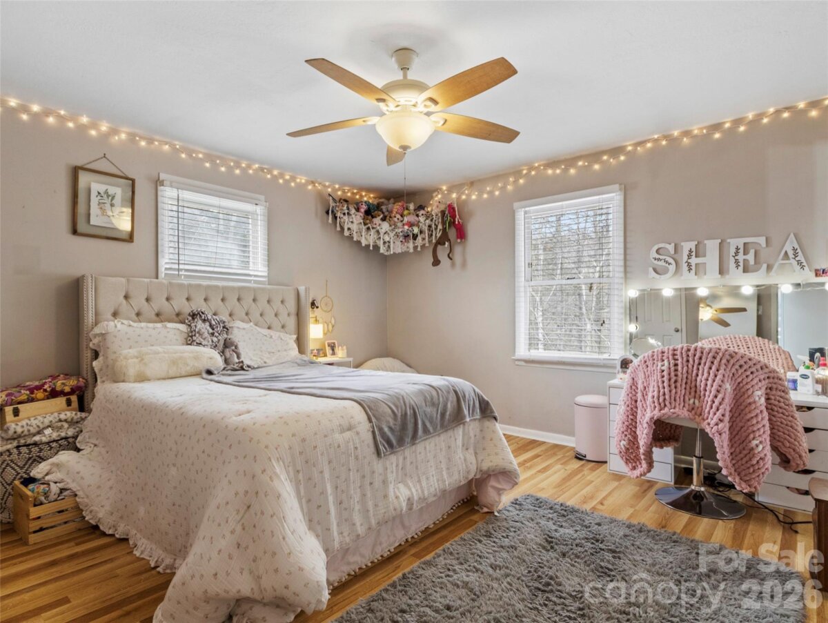 Burnsville 23 4349904w