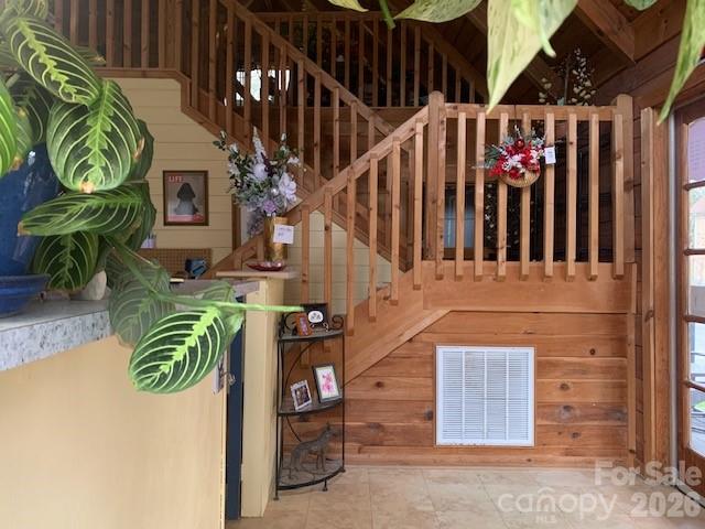 Hendersonville 3 4350558c