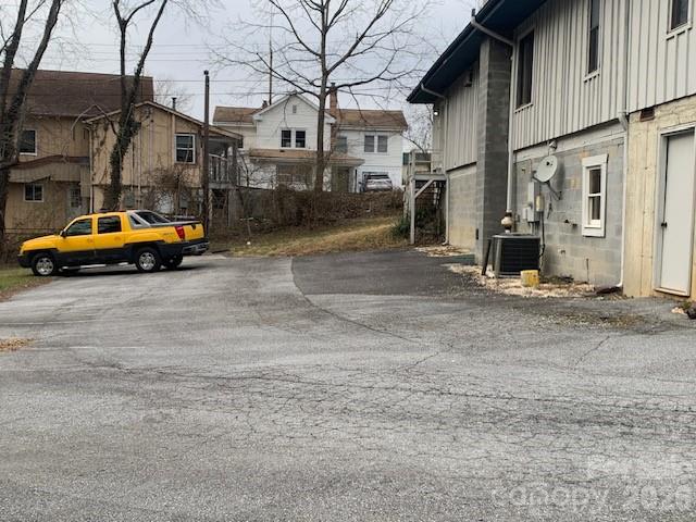 Hendersonville 14 4350558n