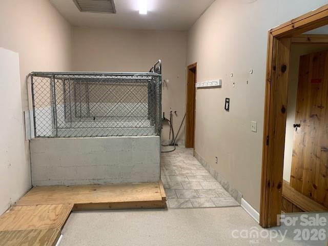 Hendersonville 18 4350558r